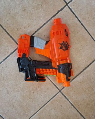 NERF ZOMBIE SURVIVAL CON DARDI