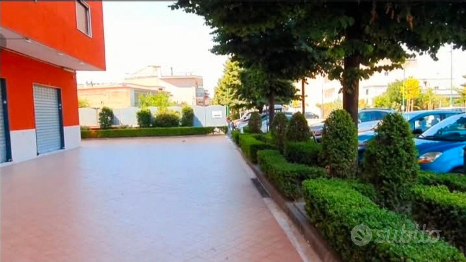Negozi con 4 vetrine fronte strada Marigliano - Vista 2