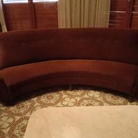 Divano semicircolare con poltrone
