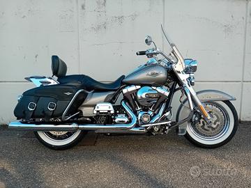 Harley-Davidson FLHRC Road King Classic