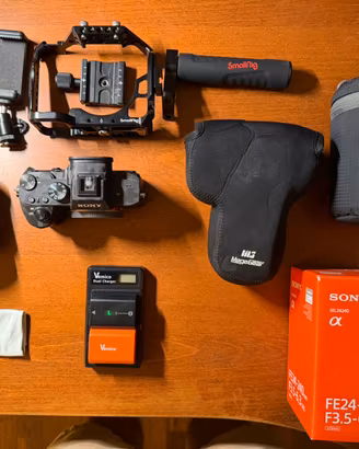 Sony A7 III Kit Completo + 2 Obiettivi