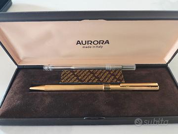 Penna Aurora dorata a sfera