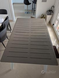 Tavolo da esterno  allungabile 