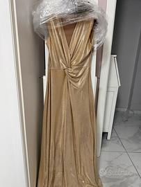 Abito cerimoniale color Oro con borsa