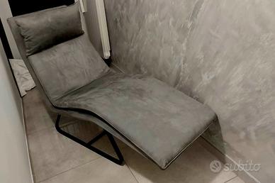 Chaise longue  color grigio pietra