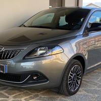 Lancia Ypsilon 1.0 firefly hybrid Platino s&s 70cv