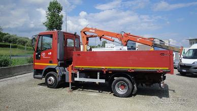 IVECO Eurocargo 75E12 con gru