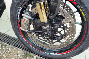 Ducati Monster 1200r