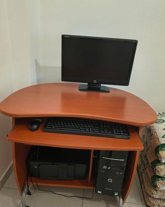 Computer e scrivania