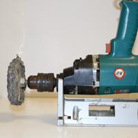 Trapano CON BASE DI FISSAGGIO accessoriato