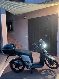 Scooter elettrico Askoll Es3 Evo 2.8 argento