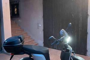 Scooter elettrico Askoll Es3 Evo 2.8 argento