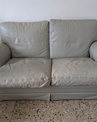Divano due posti con difetti