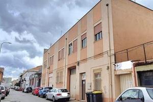 Zona Via la Farina,funzionale edificio,650mq più