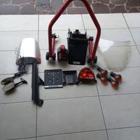 Cavalletto, frecce e accessori vari