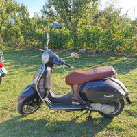 Vespa granturismo 200
