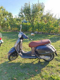 Vespa granturismo 200
