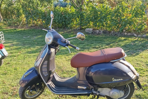 Vespa granturismo 200