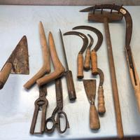 Lotto di attrezzi da contadino - giardiniere