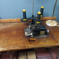 Macchina da cucire professioniale taglia e cuci