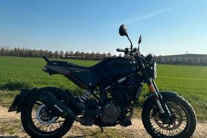Moto Husqvarna Svartpilen 125