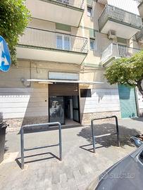 Negozio, ufficio, esposizione, h24