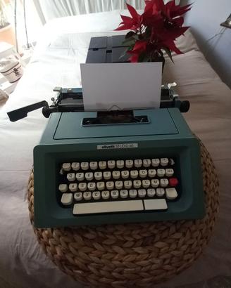 Macchina da scrivere OLIVETTI