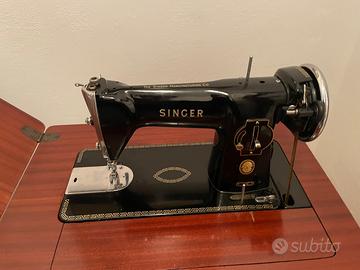 Macchina da cucire Singer corredata di mobiletto