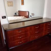 Splendida camera da letto in legno