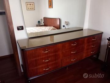 Splendida camera da letto in legno