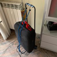 Carrello portapacchi e valigie