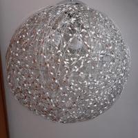 Lampadario fili metallici e cristalli