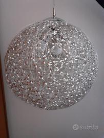 Lampadario fili metallici e cristalli