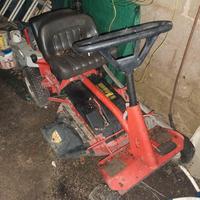 Trattorino tagliaerba 