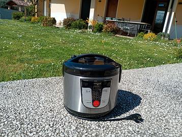 Robot da cucina multifunzionale.