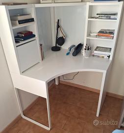 Scrivania ad Angolo Bianca con Libreria Integrata 