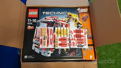 Lego Technic 8258 con scatola, manuali ed adesivi
