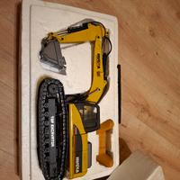 escavatore rc huina 1580