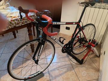 Bicicletta in lega leggera