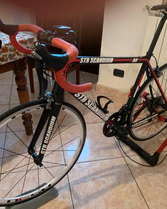 Bicicletta in lega leggera