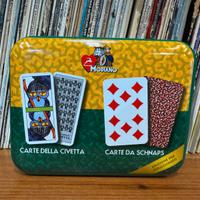 Mazzi di carte della civetta e carte da schnaps