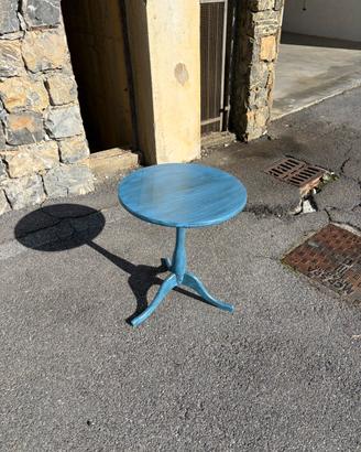 Tavolino in legno per arredo