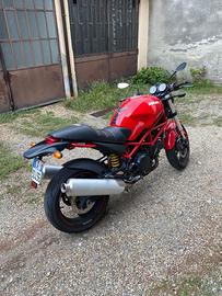 Ducati Monster 695
