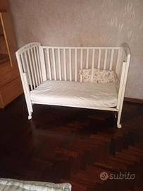 Fasciatoio, seggiolone, letto per bambini