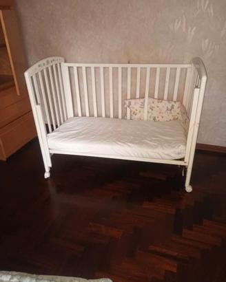 Fasciatoio, seggiolone, letto per bambini