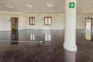 NEGOZIO A CIVIDATE AL PIANO