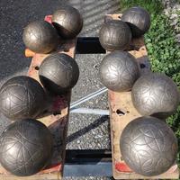 Bocce in bronzo.