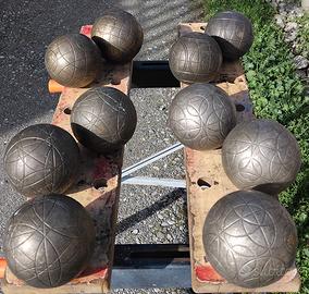 Bocce in bronzo.