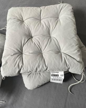 Cuscini sedie ikea con fodera grigia