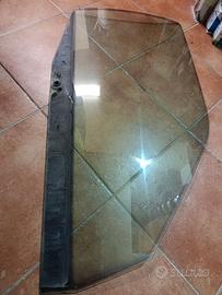 VETRI LATERALI PEUGEOT 106 O CITROEN SAXO 3 PORTE